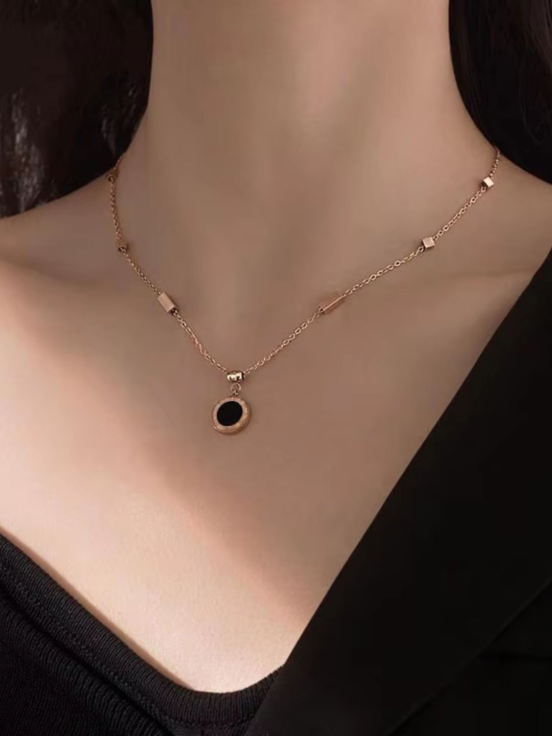 

Lyriss Rose Gold-Plated Cubic Zirconia Studded Round Charm Pedant With Chain