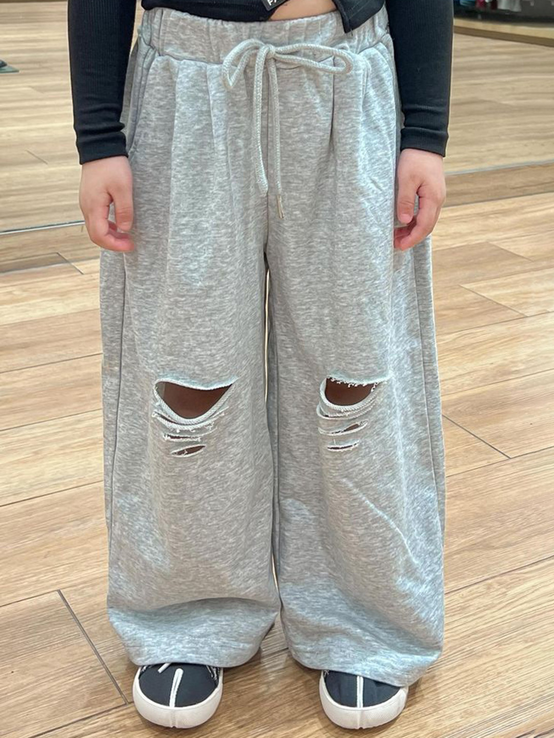 

LULU & SKY Girls Loose Fit High-Rise Trousers, Grey