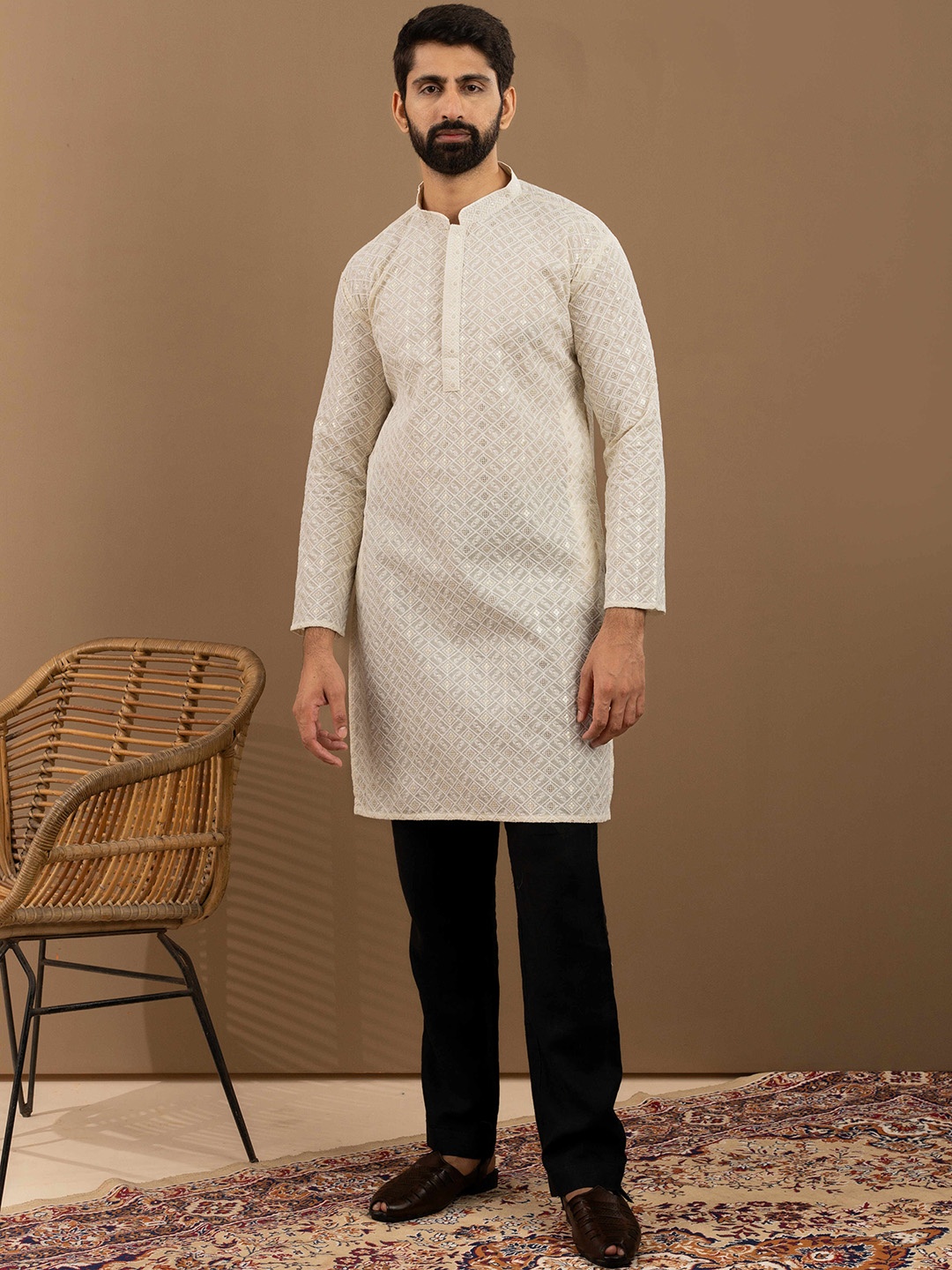 

Shiv Leela Men Embroidered Sequinned Kurta, Off white