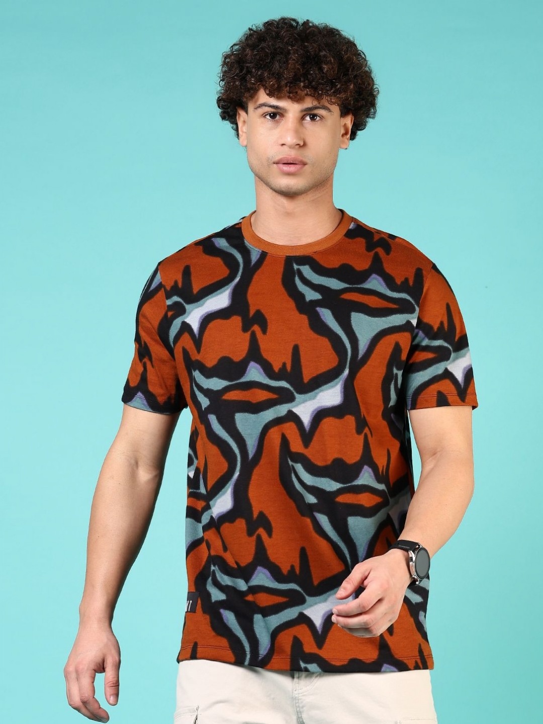 

V-Mart Men Printed Pockets T-shirt, Brown