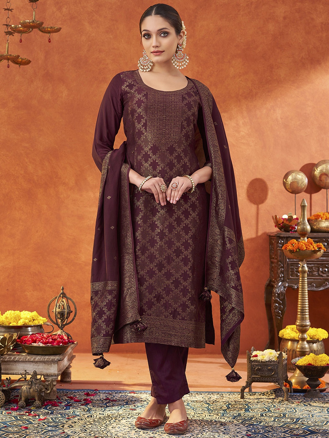 

Fourleaf Women Regular Pure Silk Kurta with Trousers & With Dupatta, Burgundy