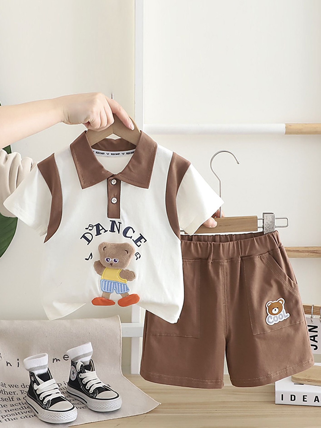 

LULU & SKY Boys Printed T-shirt with Shorts, Brown