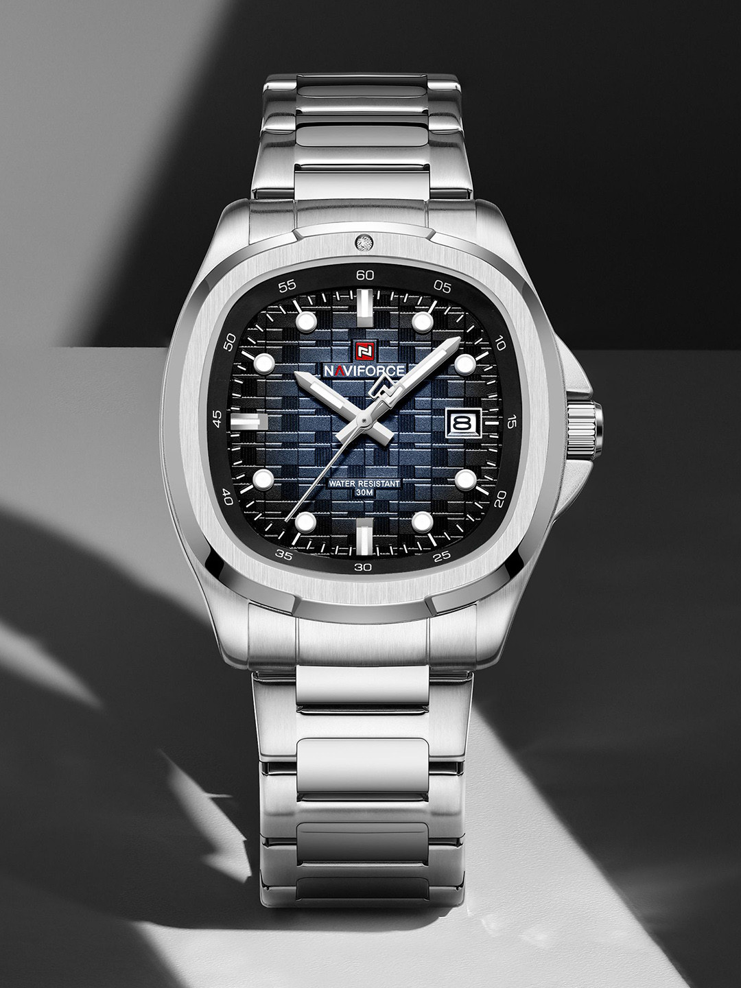 

Naviforce Men Dial & Stainless Steel Straps Analogue Watch NF9240_S BE S, Silver
