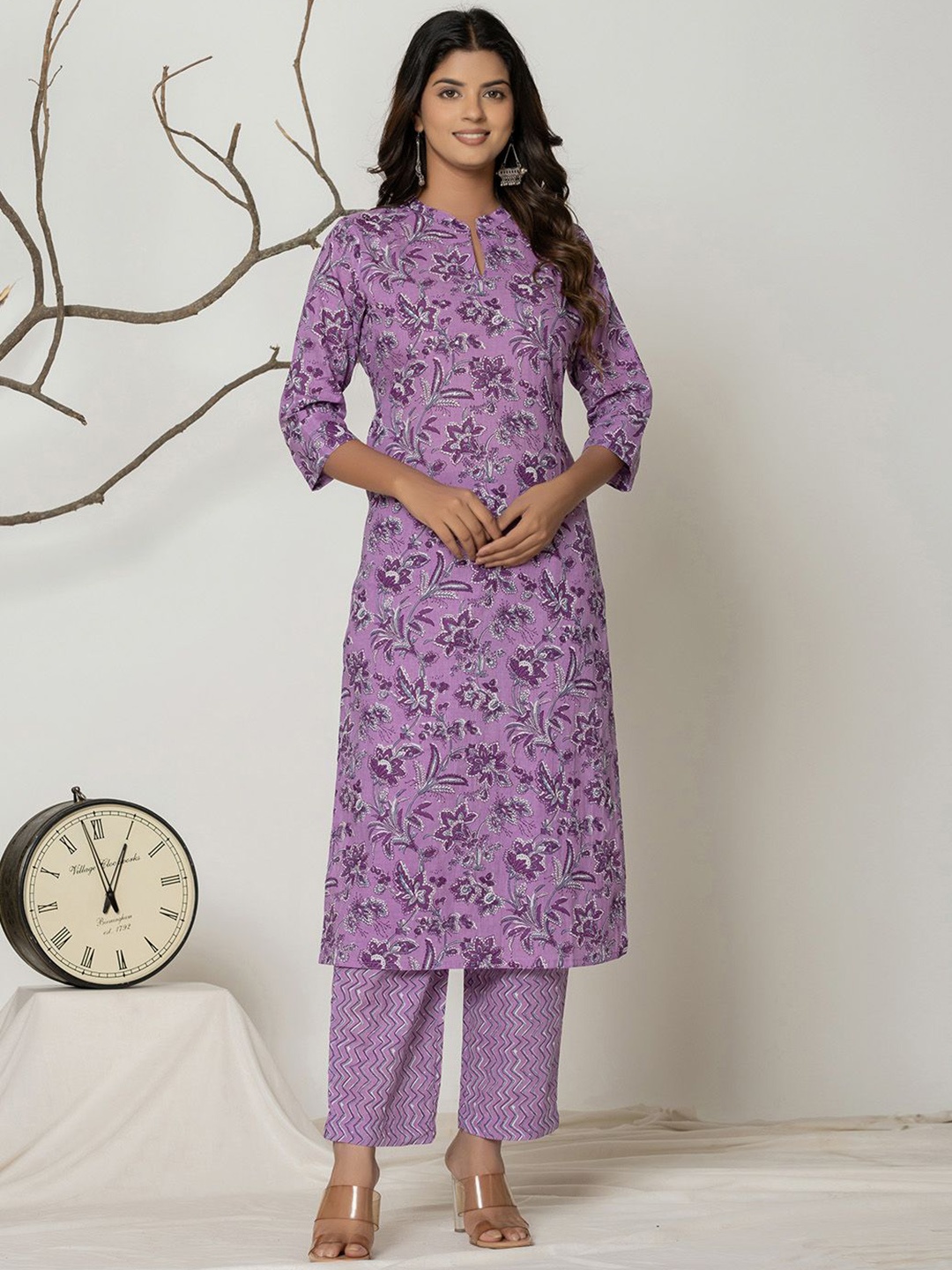

Meena Bazaar Floral Printed Straight Kurta With Trousers, Lavender