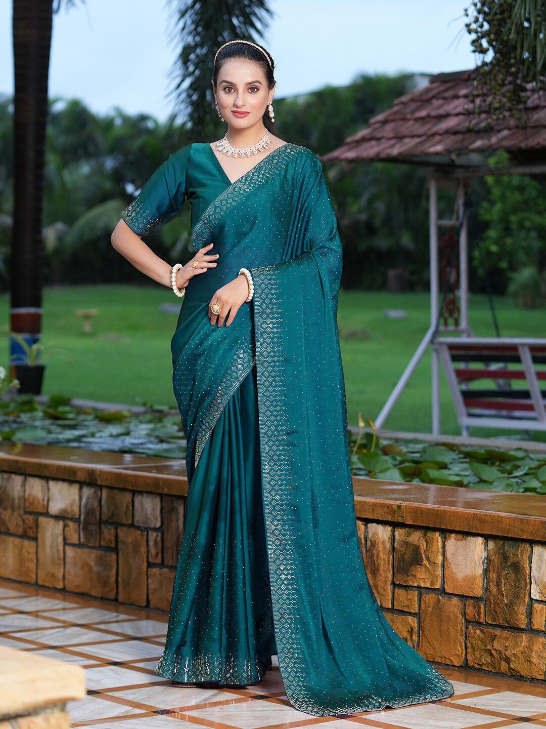 

DIVASTRI Embellished Beads and Stones Pure Georgette Saree, Teal