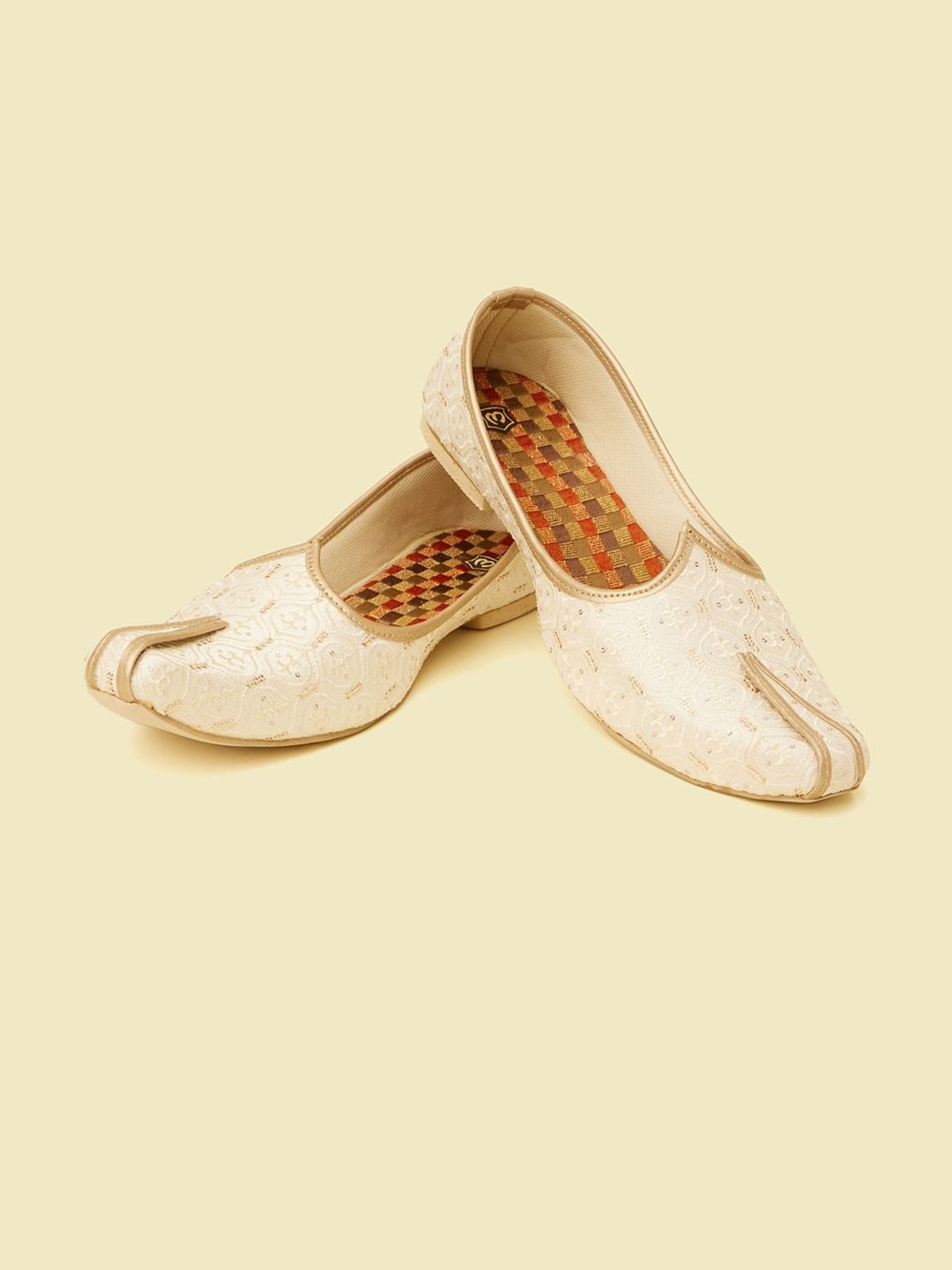 

Manyavar Men Self Texture Ethnic Juti Mojaris, Cream