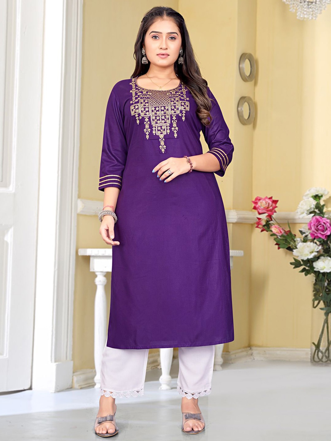 

KAYRAAH Embroidered Round Neck Straight Kurtas, Violet