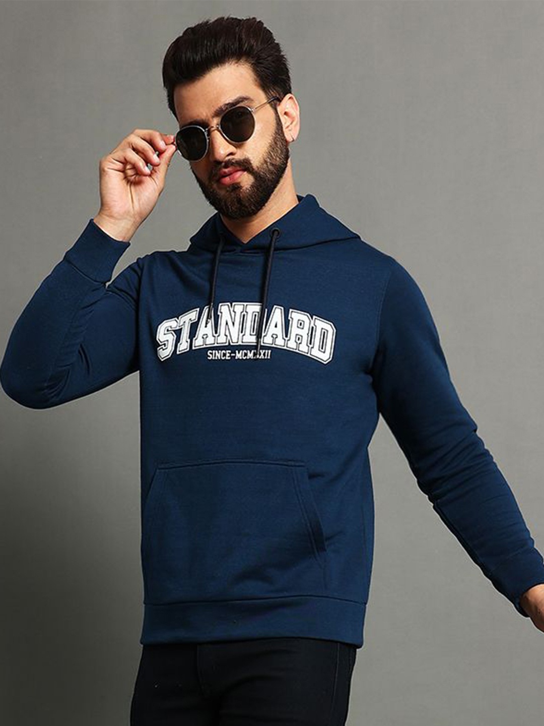 

OGEN Men Typography Printed Hooded Sweatshirt, Navy blue