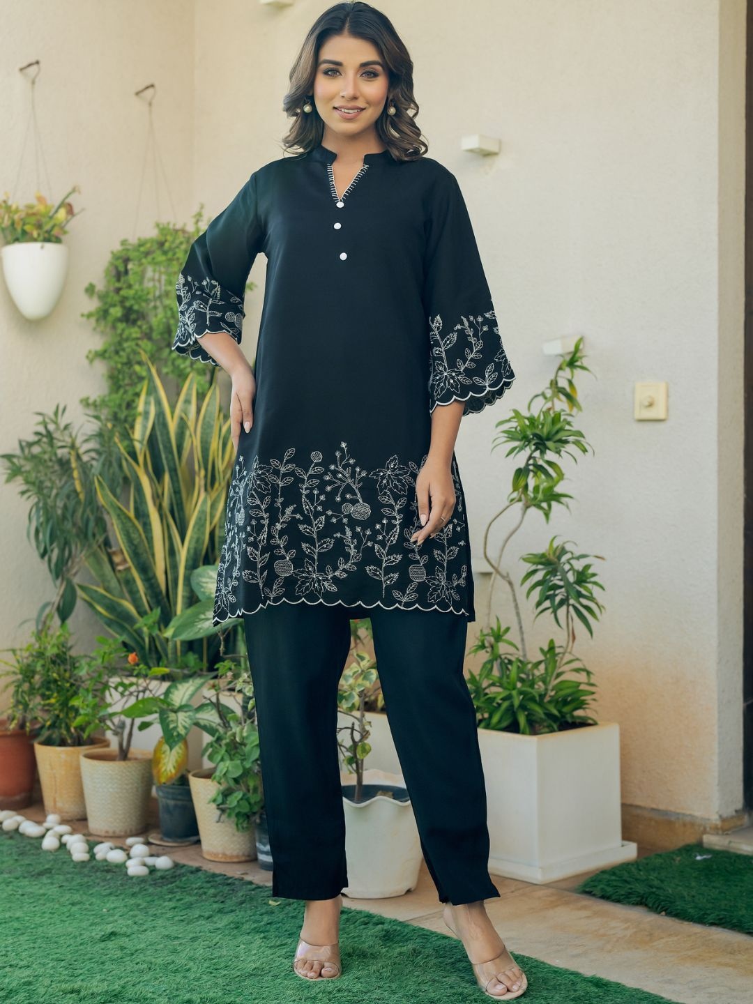 

HOUSE OF JAMOTI Finn Floral Embroidered Tunic & Trouser, Green