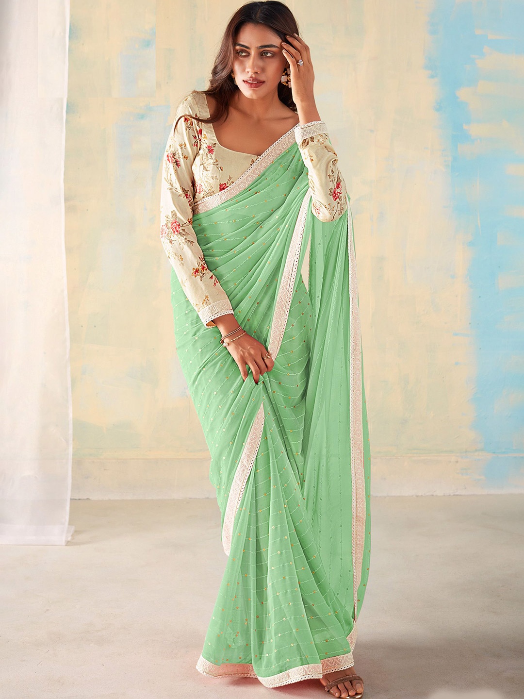 

DIVASTRI Embroidered Embellished Saree, Green