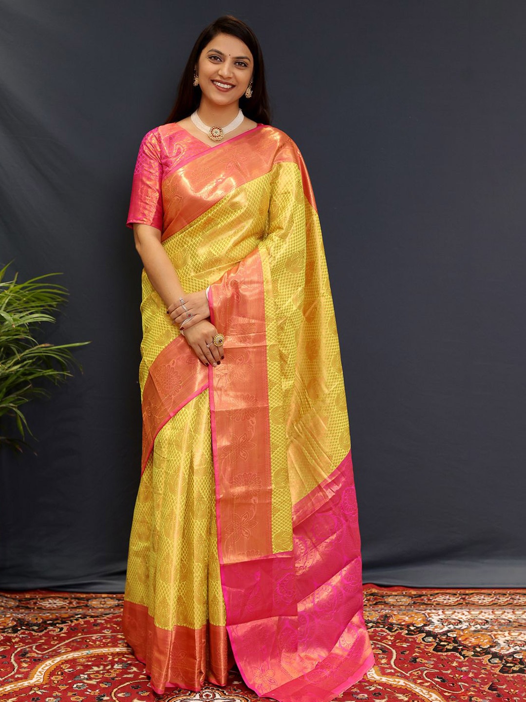 

DIVASTRI Woven Design Zari Silk Blend Kanjeevaram Saree, Lime green