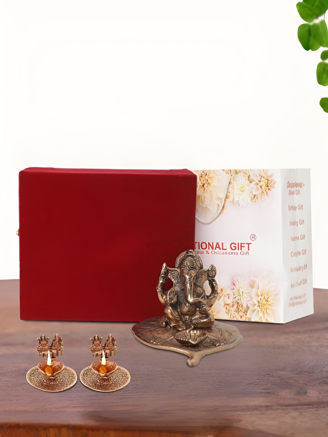 

INTERNATIONAL GIFT Brown Leaf Ganesh Idol with 2 Diya Box and Bag, Copper