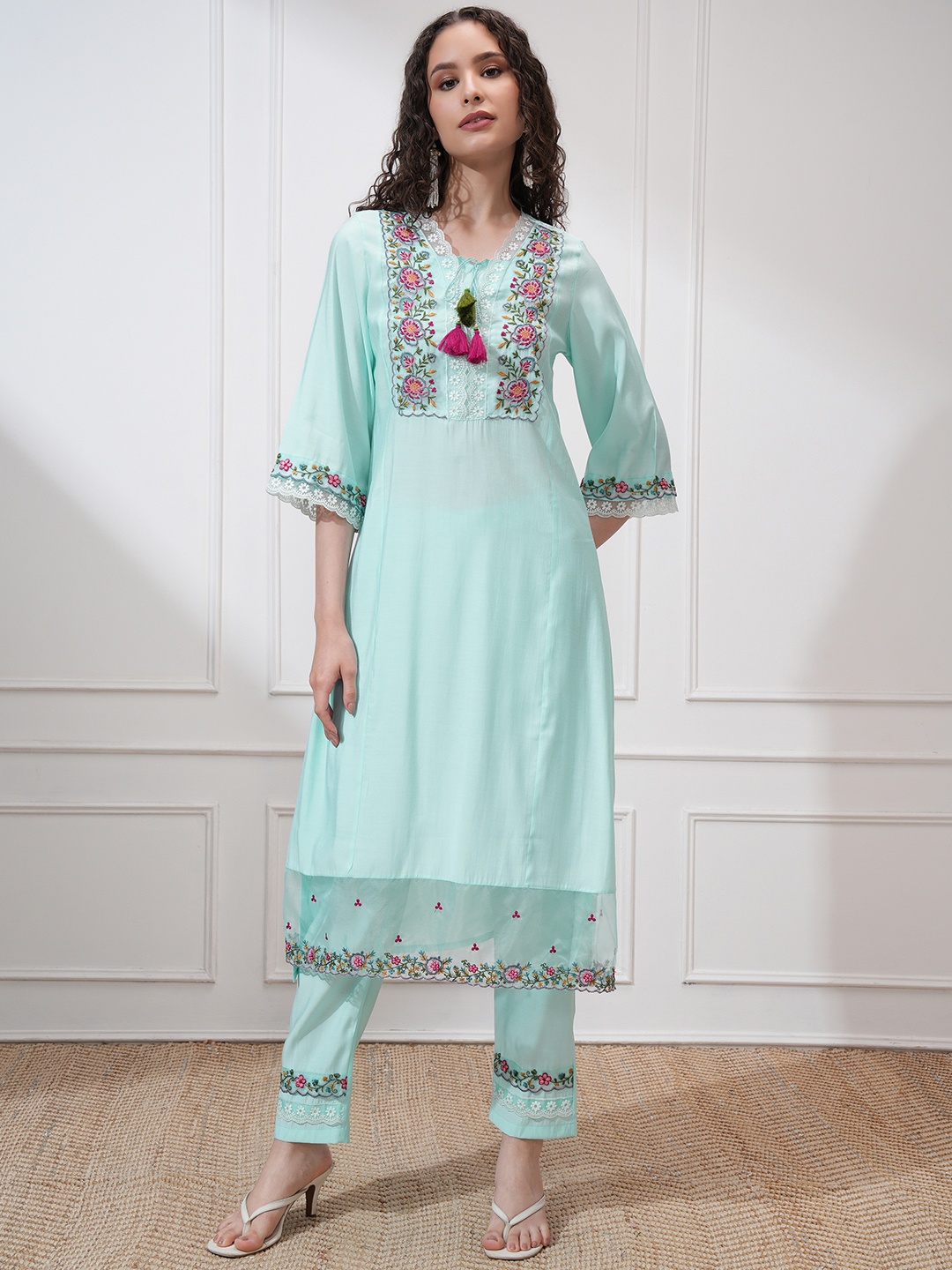 

Vishudh Women Embroidered New Roman Kurta with Bottoms, Blue