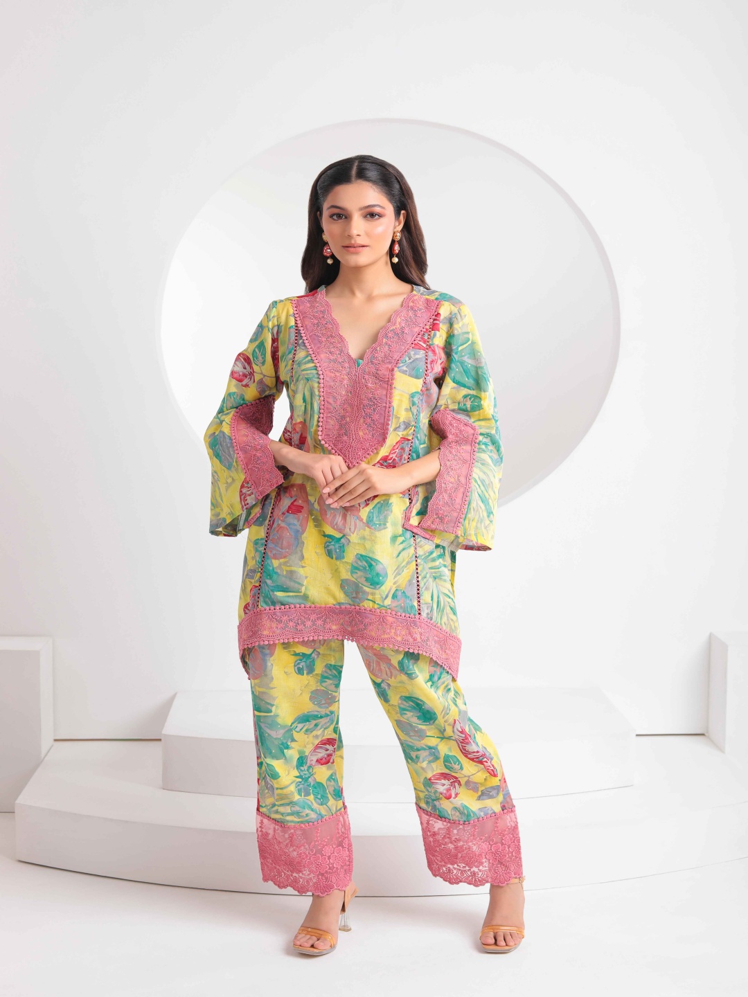 

The Front Row Floral Printed Pure Cotton Tunic With Trousers, Yellow