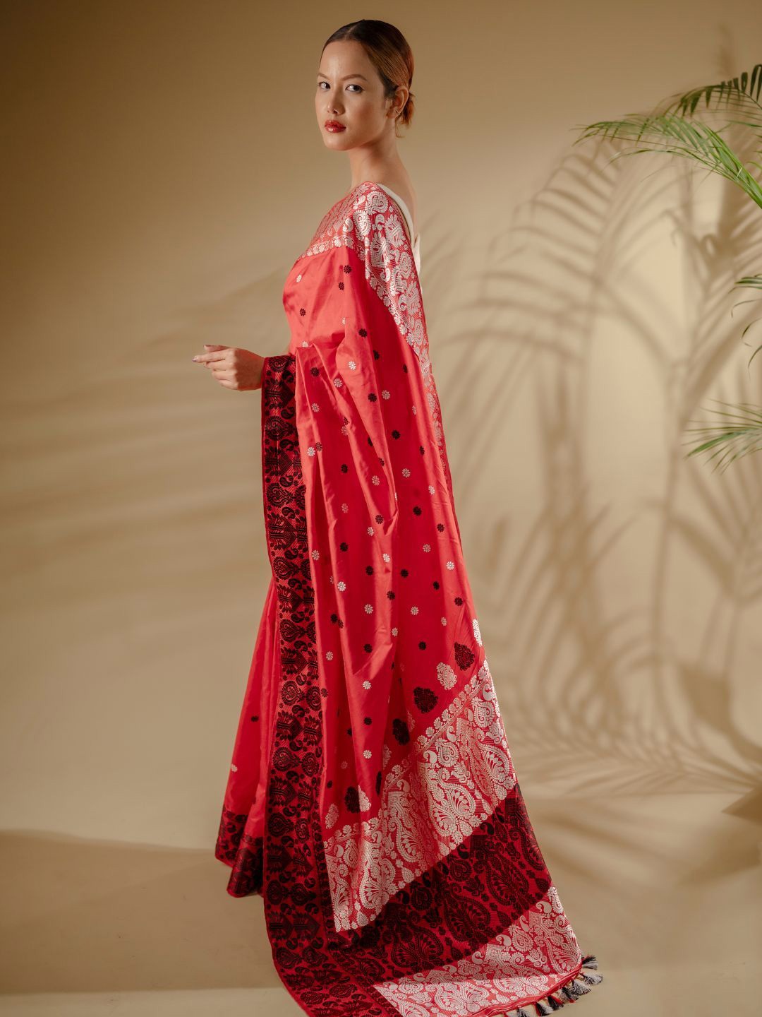 

Mayuri Silk Woven Design Zari Pure Silk Saree, Red
