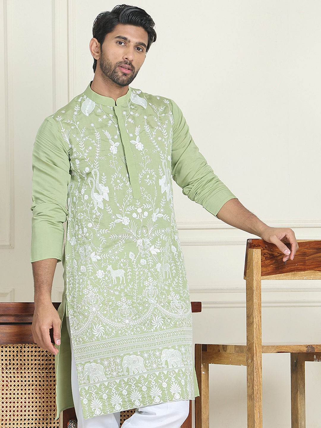 

Jompers Floral Embroidered Mandarin Collar Thread Work Straight Kurtas, Green