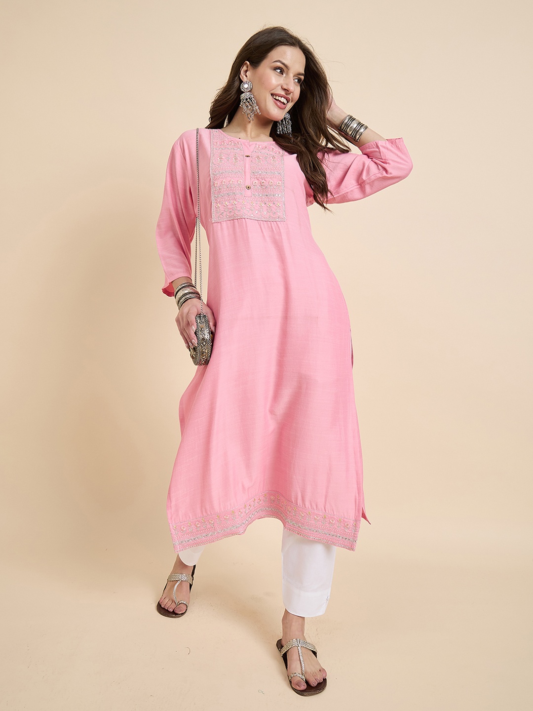 

Anouk Rustic Floral Embroidered Sequinned Notch Neck Straight Kurta, Pink