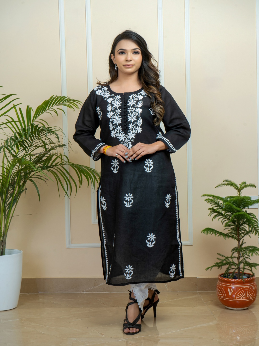 

ADR CHIKAN Women Ethnic Motifs Embroidered Chikankari Handloom Kurta, Black