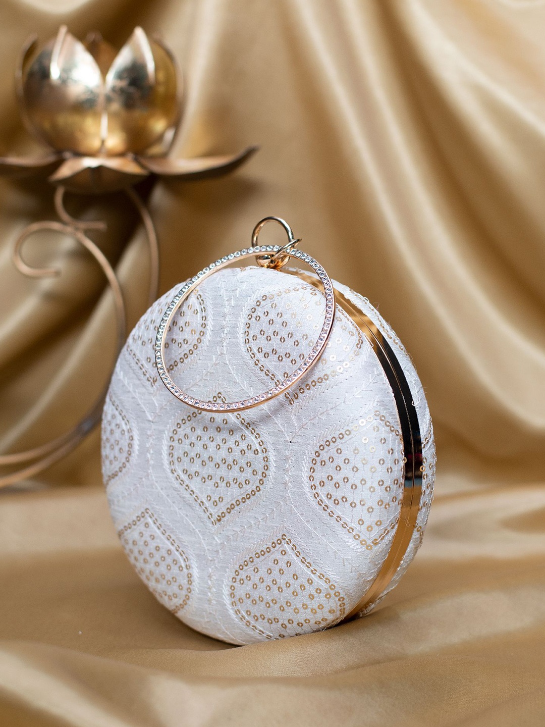 

ARTKLIM Embroidered Sequinned Box Clutch, White