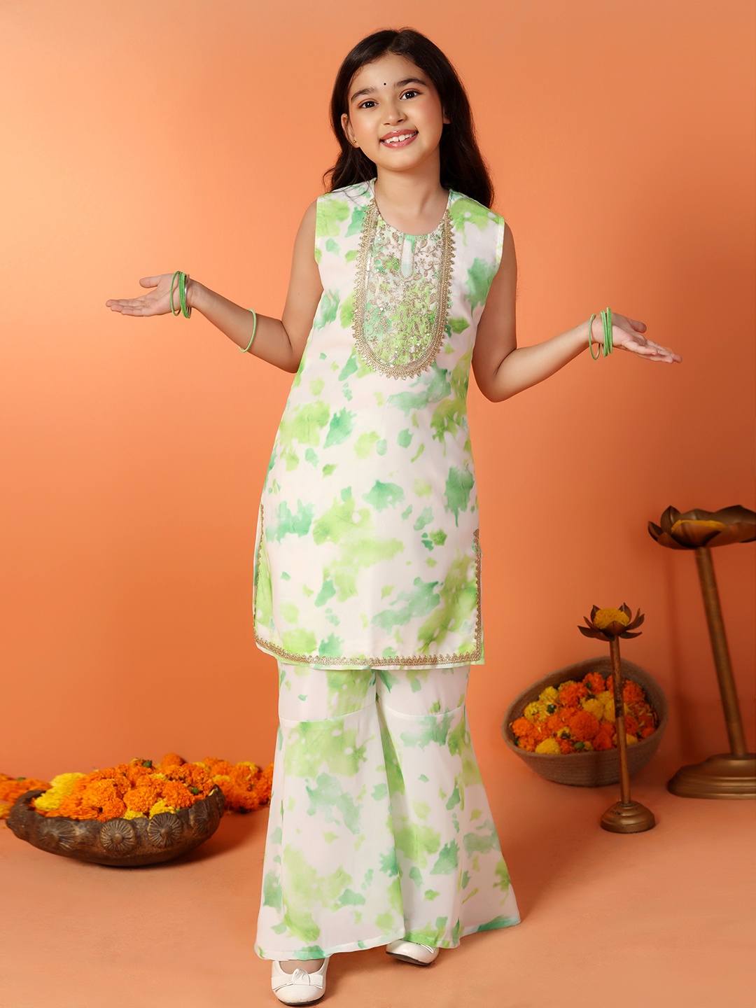 

Sangria White Girls Tie And Dye Zari Georgette Straight Kurti With Sharara