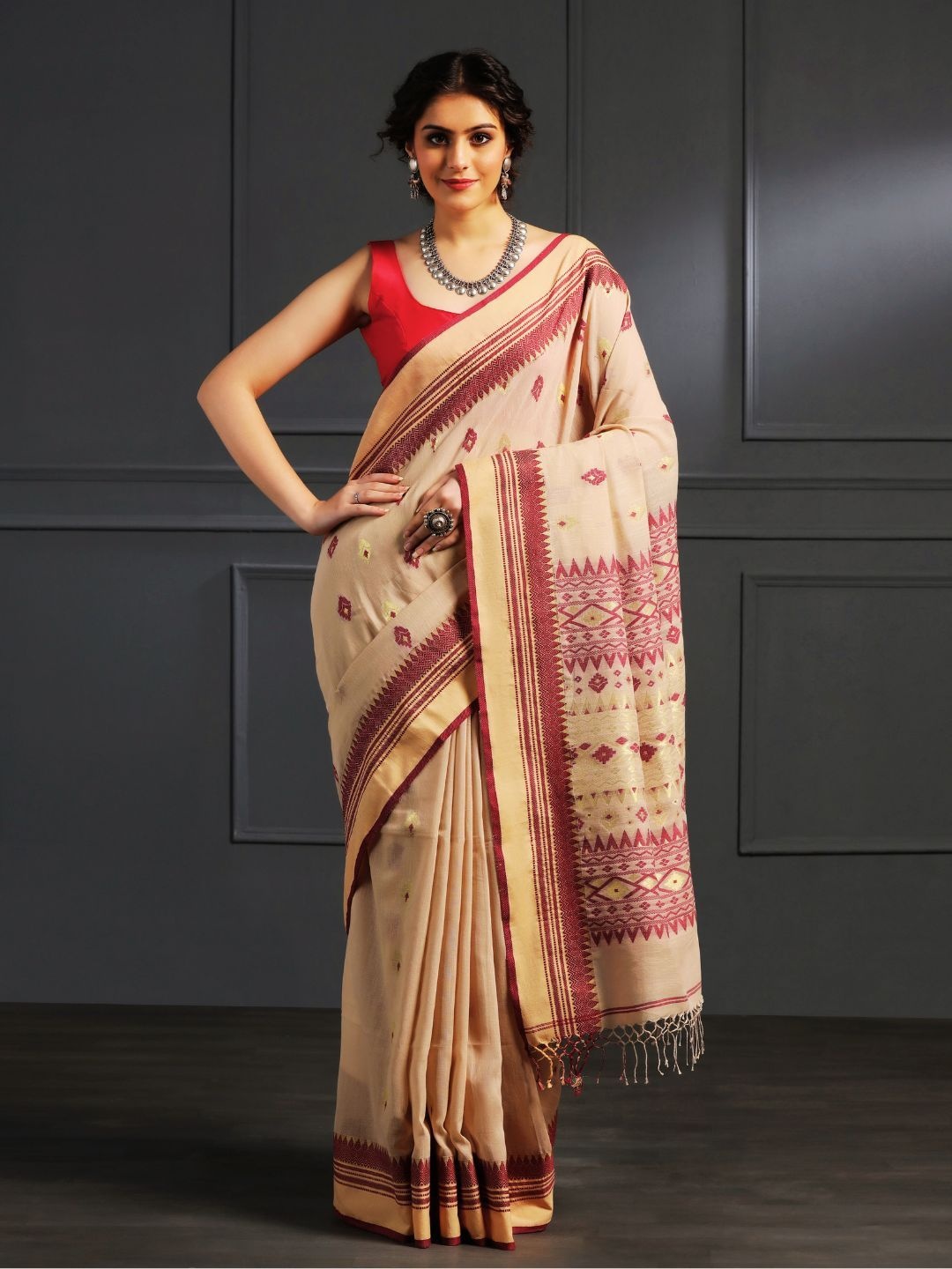 

ADITRI Woven Design Pure Cotton Handloom Khadi Saree, Cream