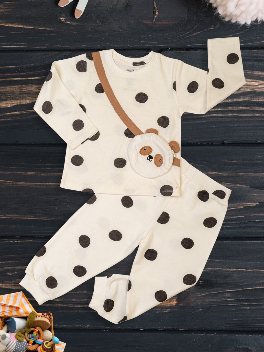 

MeeMee Girls Printed Pure Cotton T-Shirt With Jogger, White
