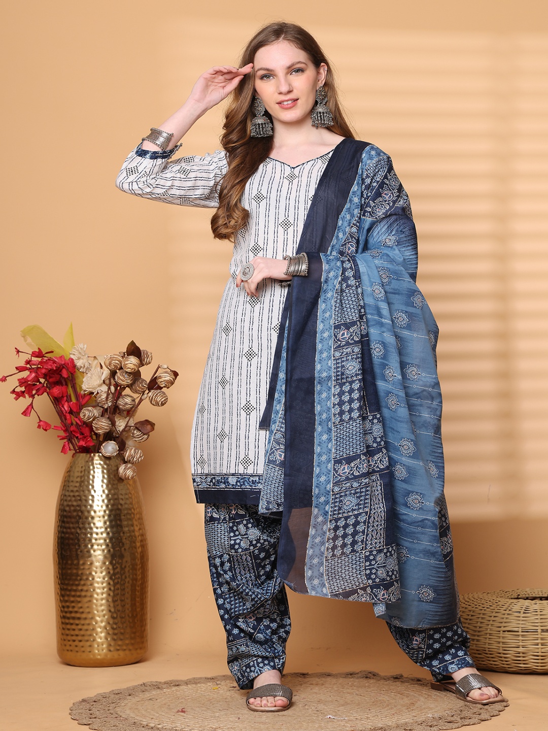 

Rajnandini Geometric Printed V-Neck Straight Kurta With Salwar & Dupatta, White