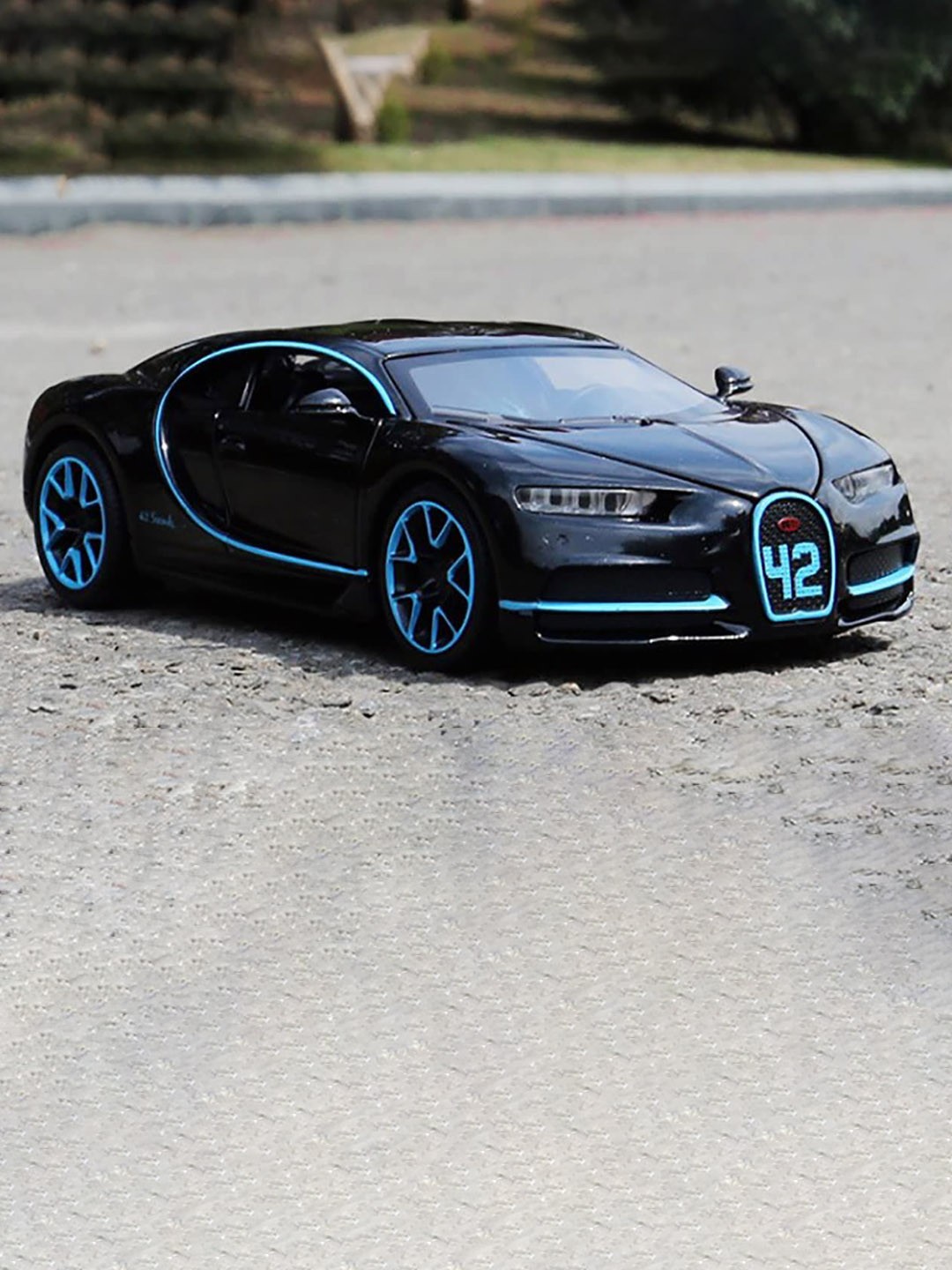 

UKAXA Kids 132 Die Cast Metal Model Chiron Toy Car Pullback Openable Door Sound & Light, Black