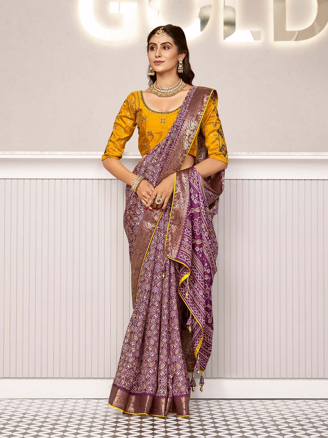 

VIRENDRA TEXTILES Bandhani Zari Pure Crepe Saree, Purple