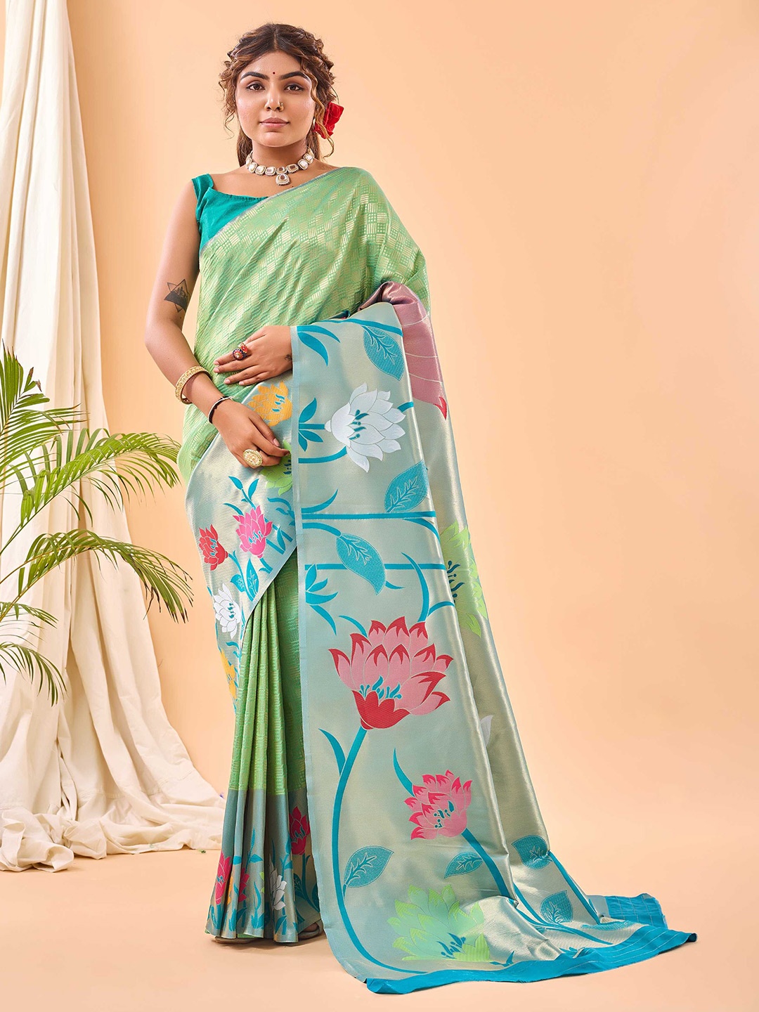 

DIVASTRI Woven Design Zari Silk Blend Paithani Saree, Green