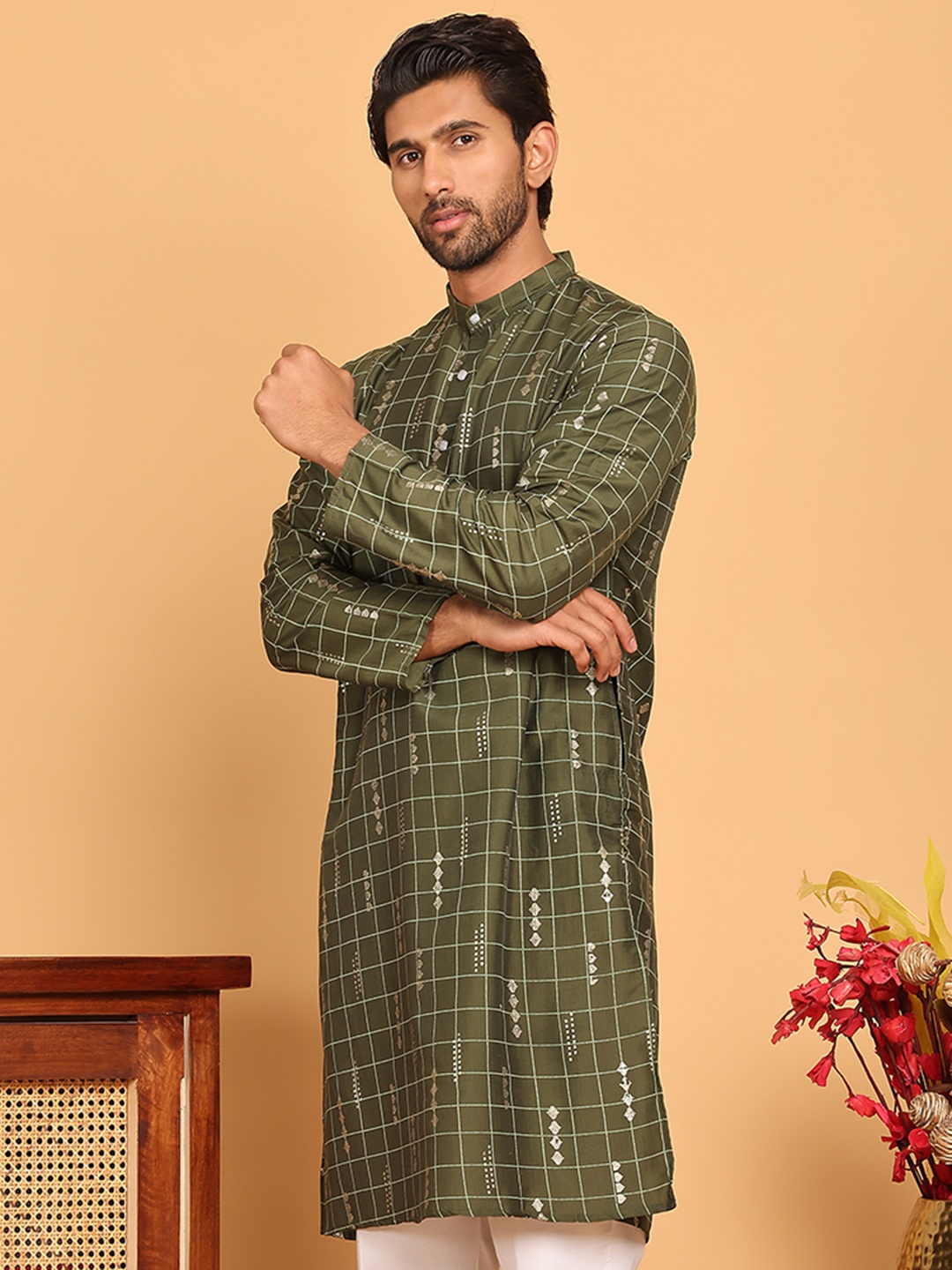 

Jompers Mandarin Collar Geometric Foil Printed Straight Kurta, Olive