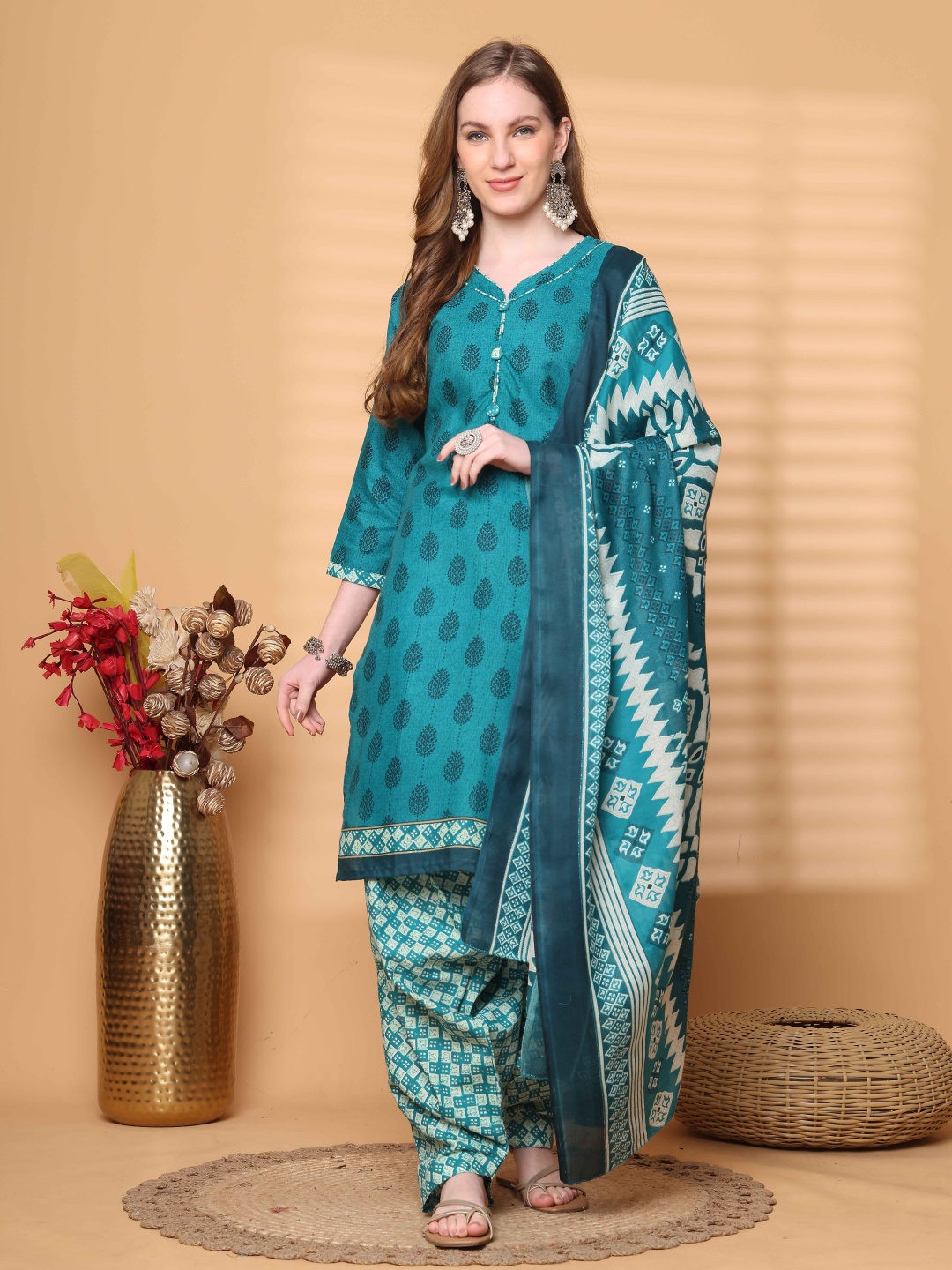 

Roly Poly Floral Printed V-Neck Straight Kurta With Salwar And Dupatta, Teal