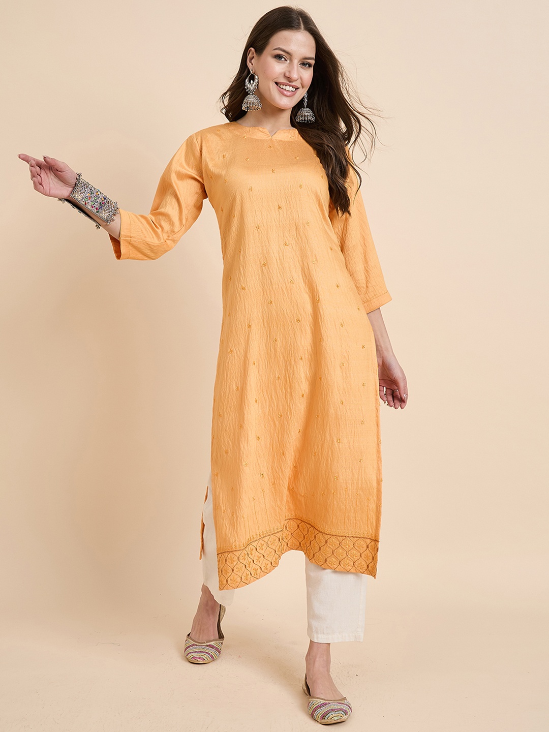 

Anouk Rustic Women Floral Embroidered Thread Work Floral Kurta, Yellow