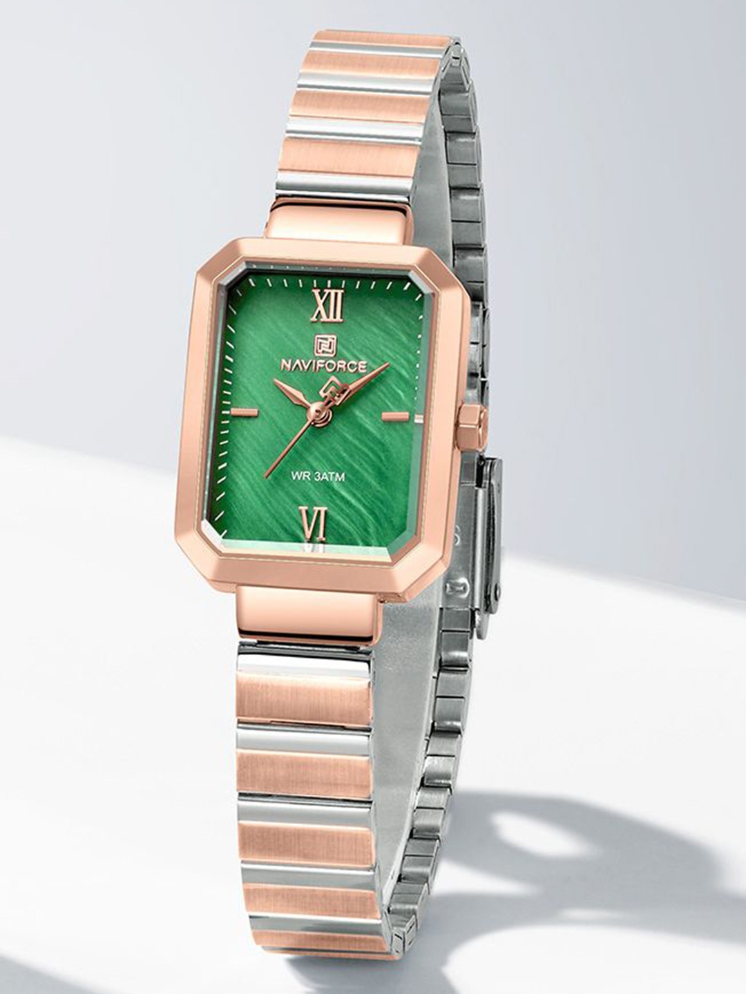 

Naviforce Women Dial & Stainless Steel Reset Time Straps Analogue Watch NF5050_RG GN RG, Green