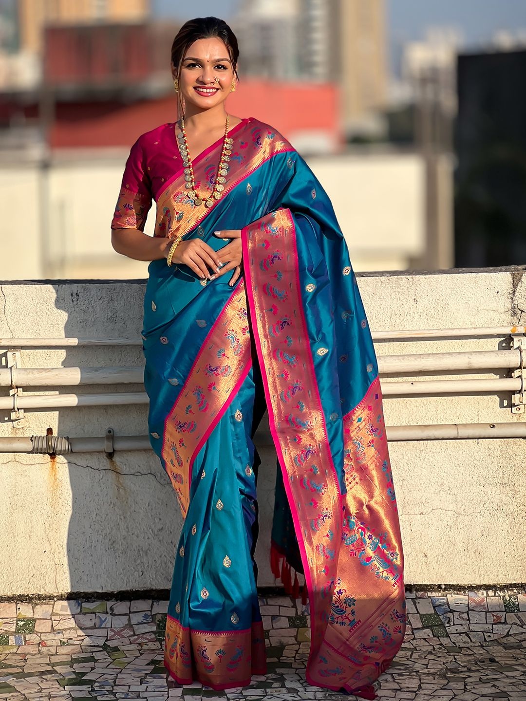 

DIVASTRI Ethnic Motifs Zari Silk Blend Designer Paithani Saree, Teal