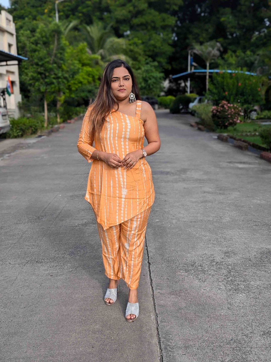 

Swarna Akriti Abstract Printed Straight Kurta With Trousers, Orange