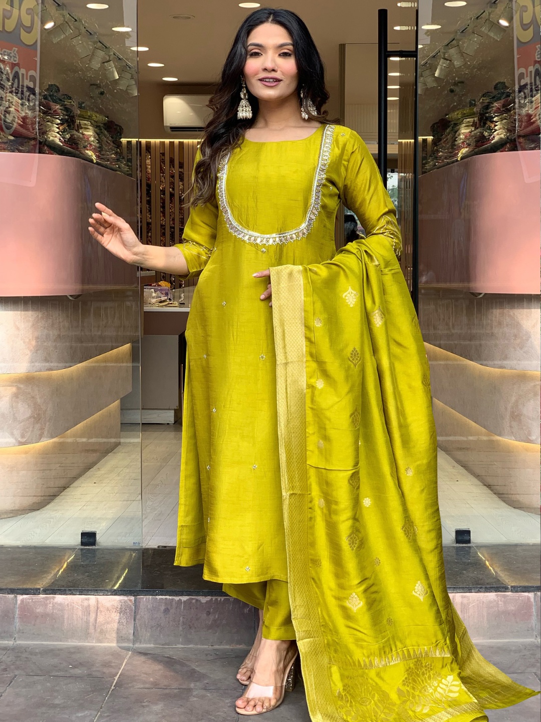 

DIVASTRI Floral Embroidered Sequunied Straight Kurta With Trousers And Dupatta, Green