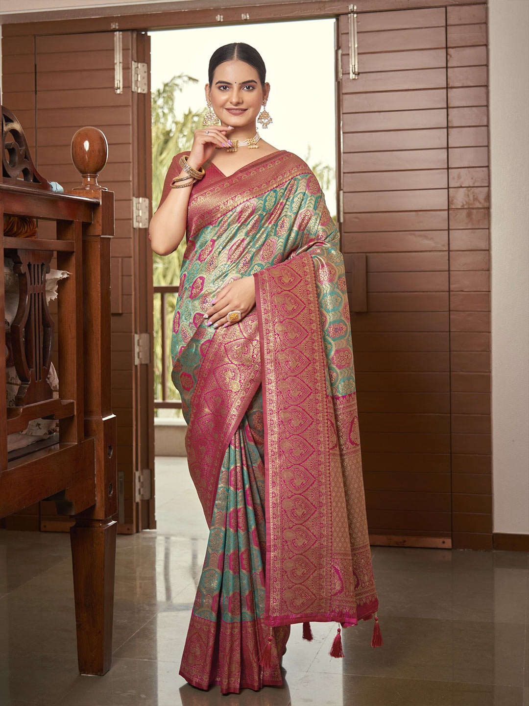 

SAREETHNIC Woven Design Zari Pure Silk Designer Dharmavaram Saree, Green