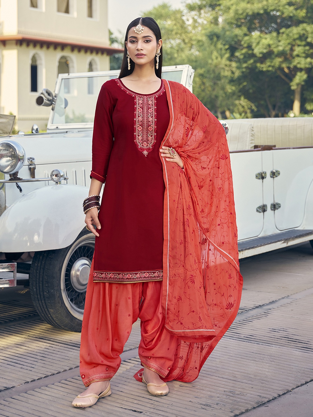 

Anouk Ethnic Motifs Embroidered Unstitched Dress Material, Maroon