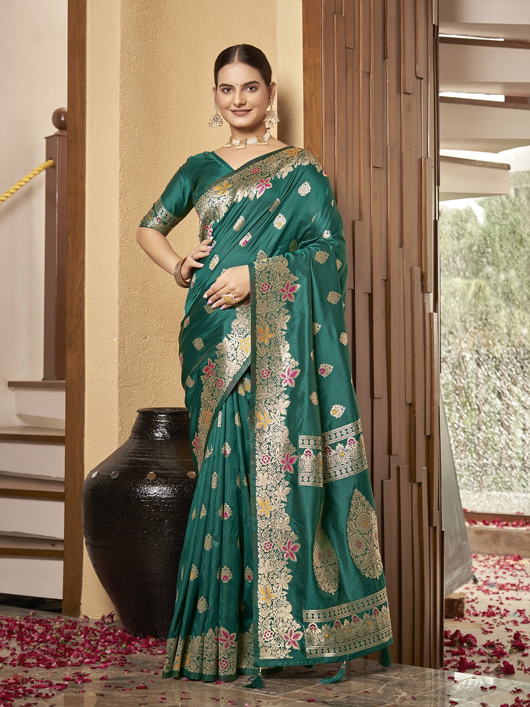 

SAREETHNIC Woven Design Zari Pure Silk Designer Banarasi Saree, Green