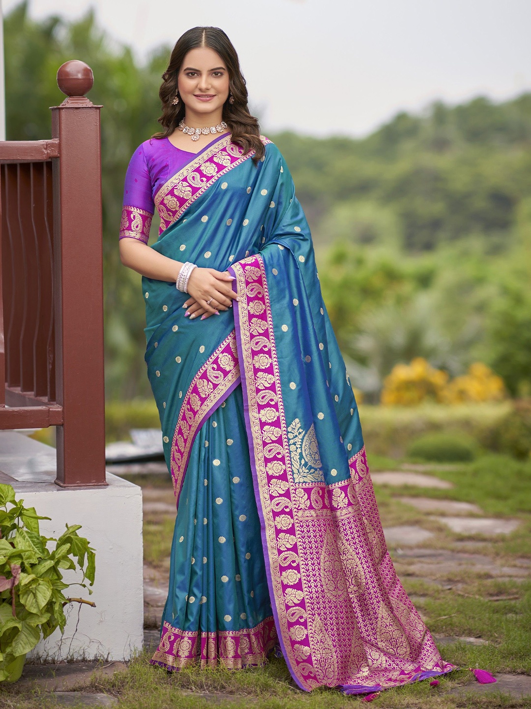 

SAREETHNIC Woven Design Zari Banarasi Saree, Blue