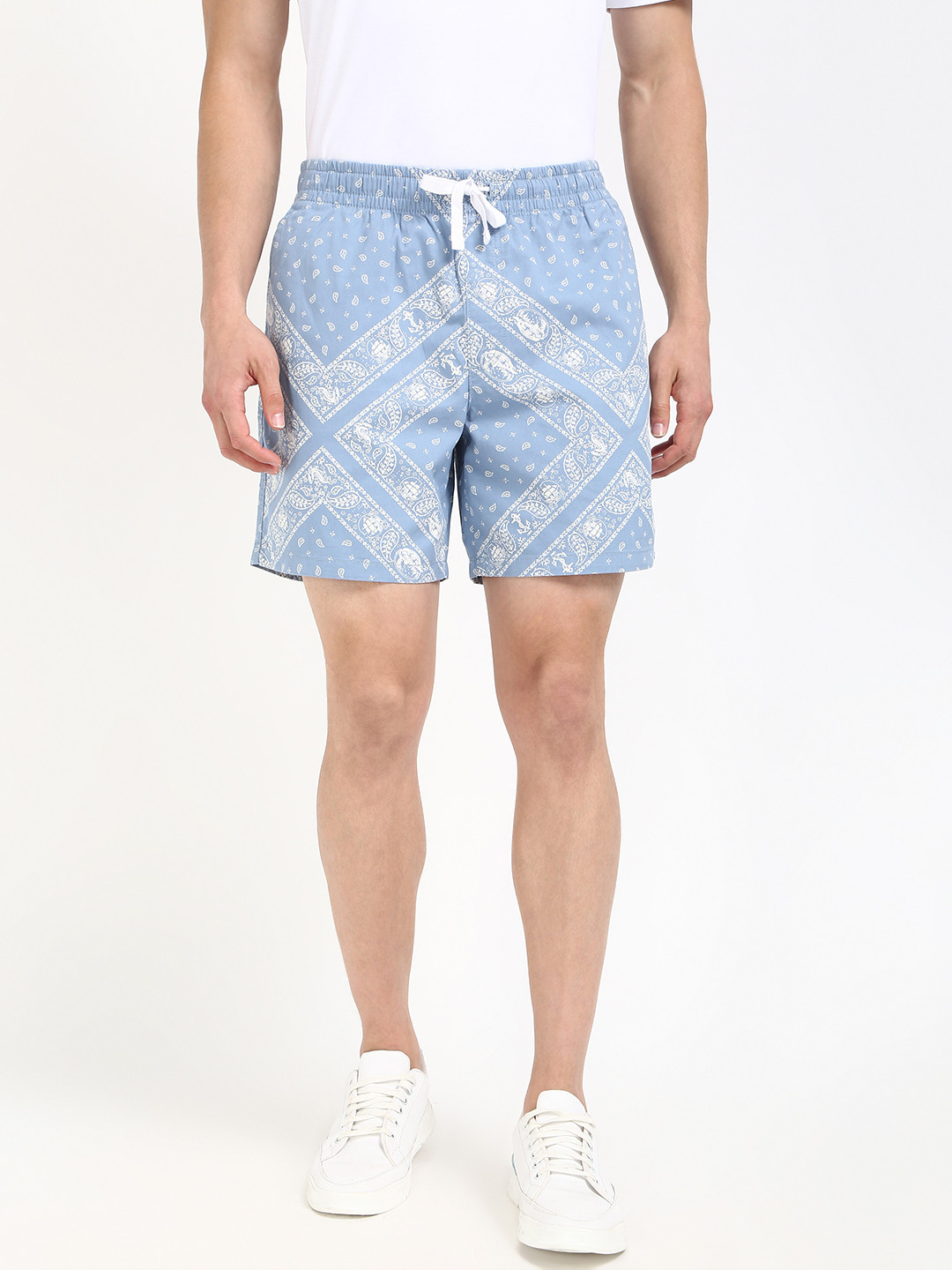 

Tommy Hilfiger Men Printed Loose Fit Mid-Rise Cotton Shorts, Blue