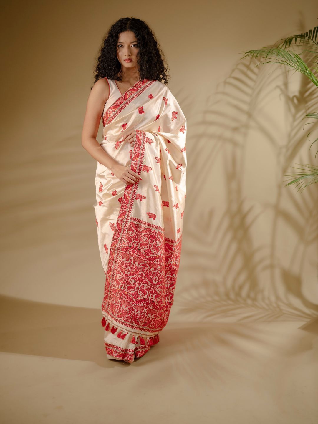 

Mayuri Silk Ethnic Motifs Pure Silk Saree, Red