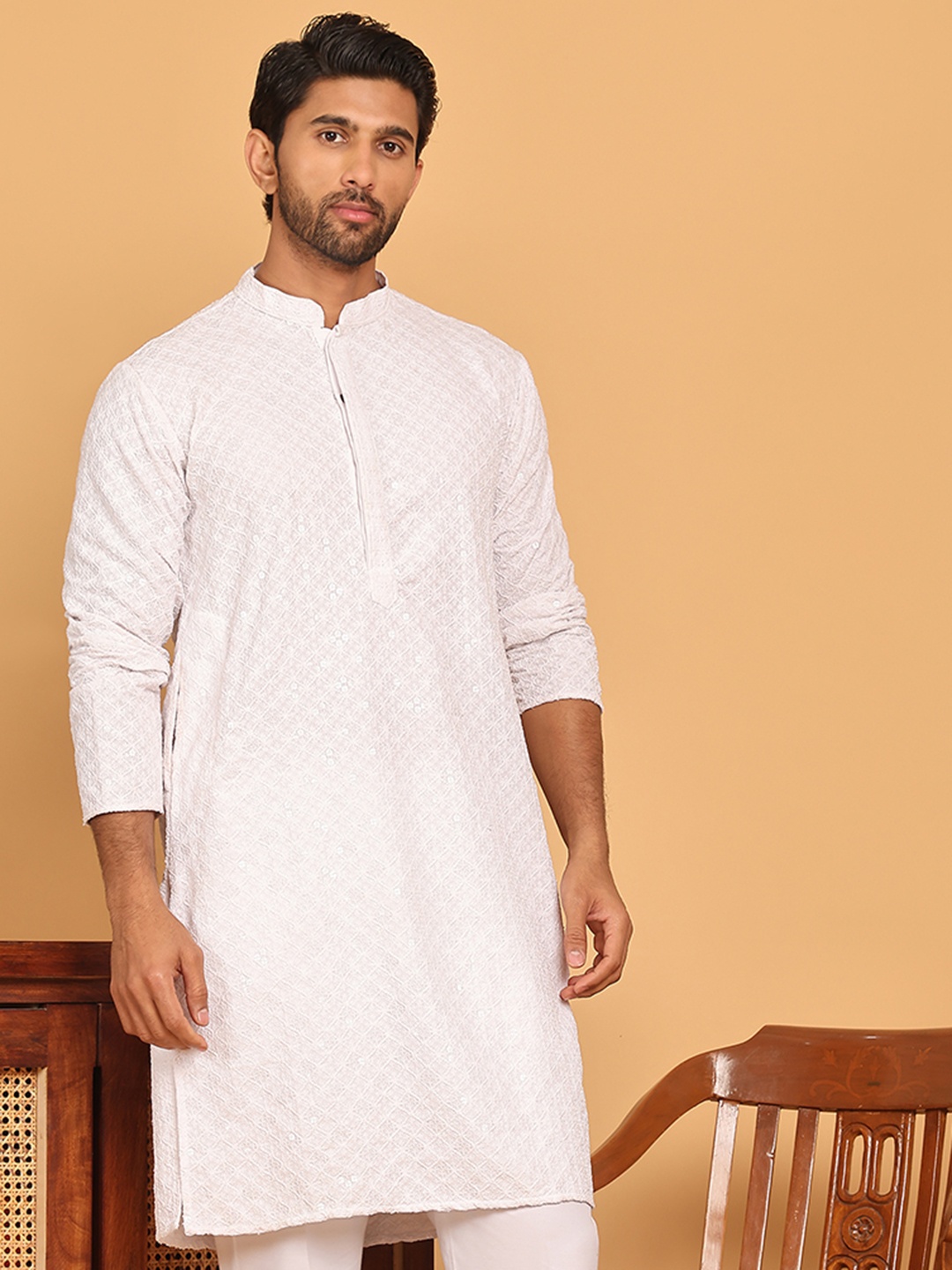 

Jompers Mandarin Collar Geometric Embroidered Chikankari Straight Kurta, White