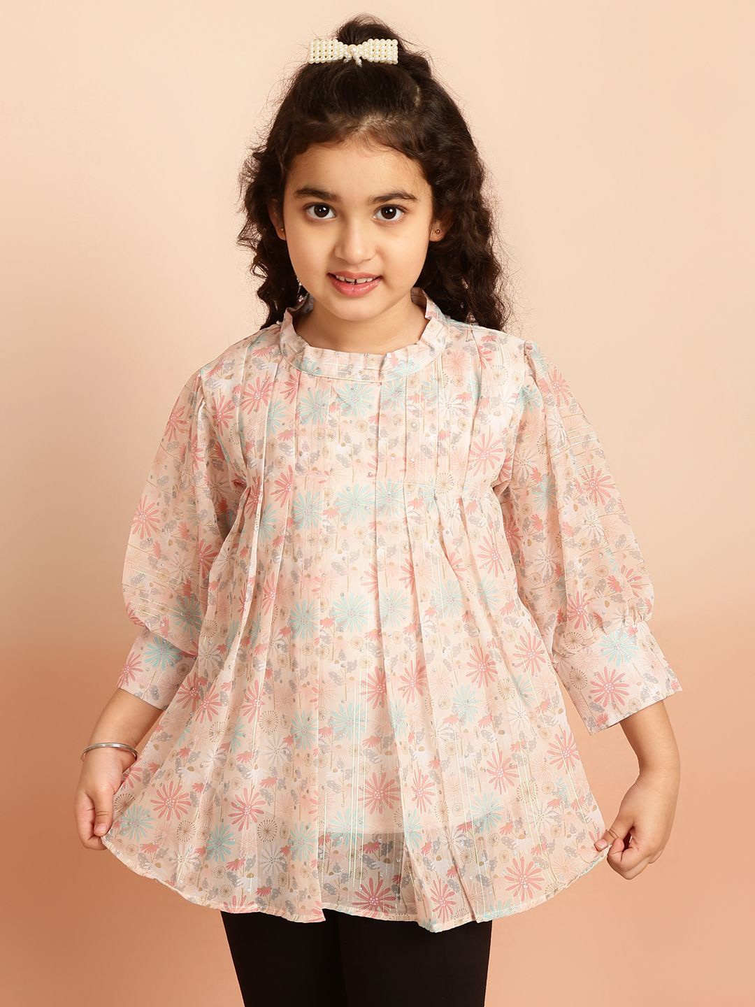 

Ishti Girls Floral Printed Round Neck Top, Peach