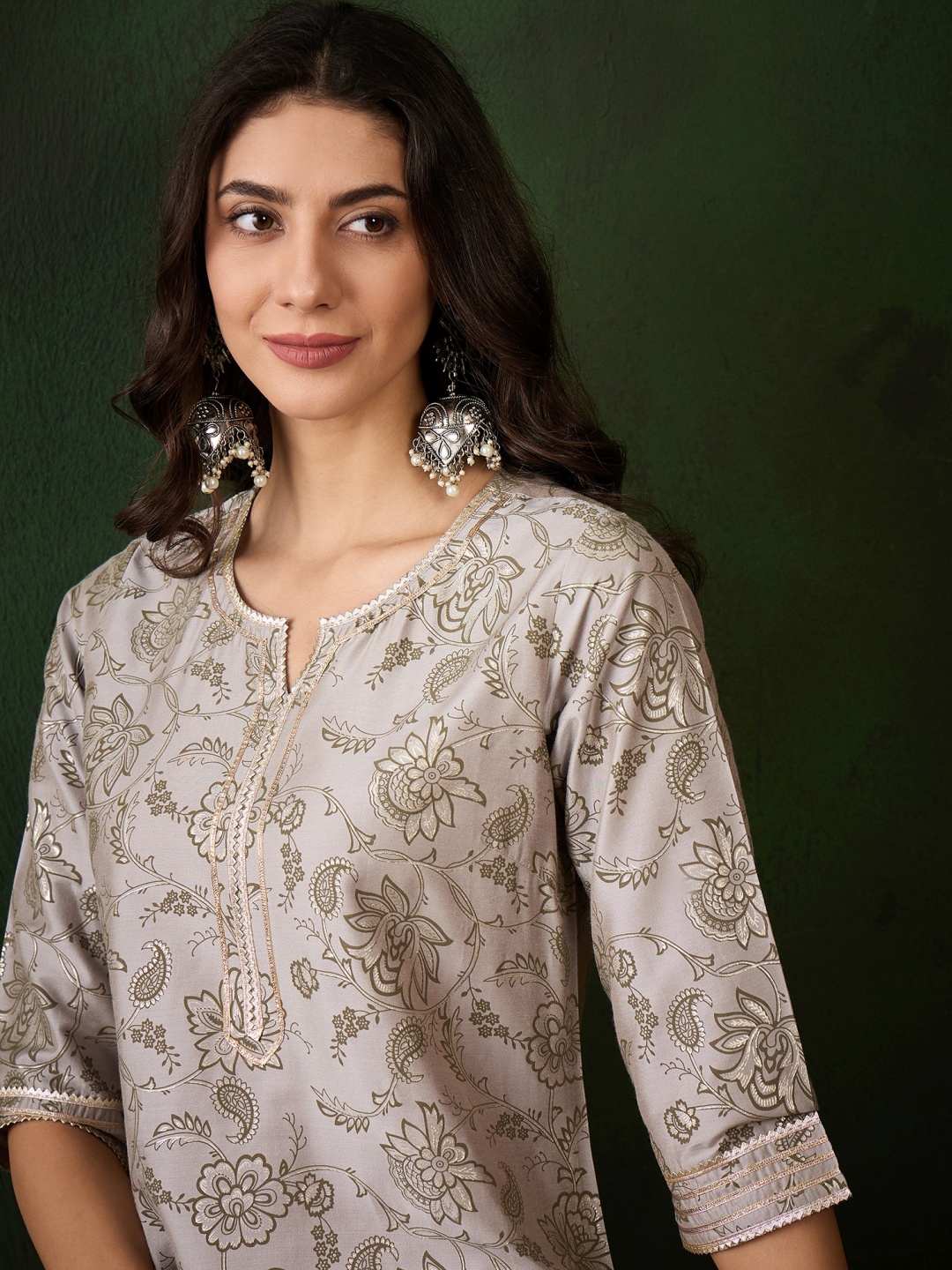 

Sangria Grey Floral Printed Notch-Neck Straight Kurta