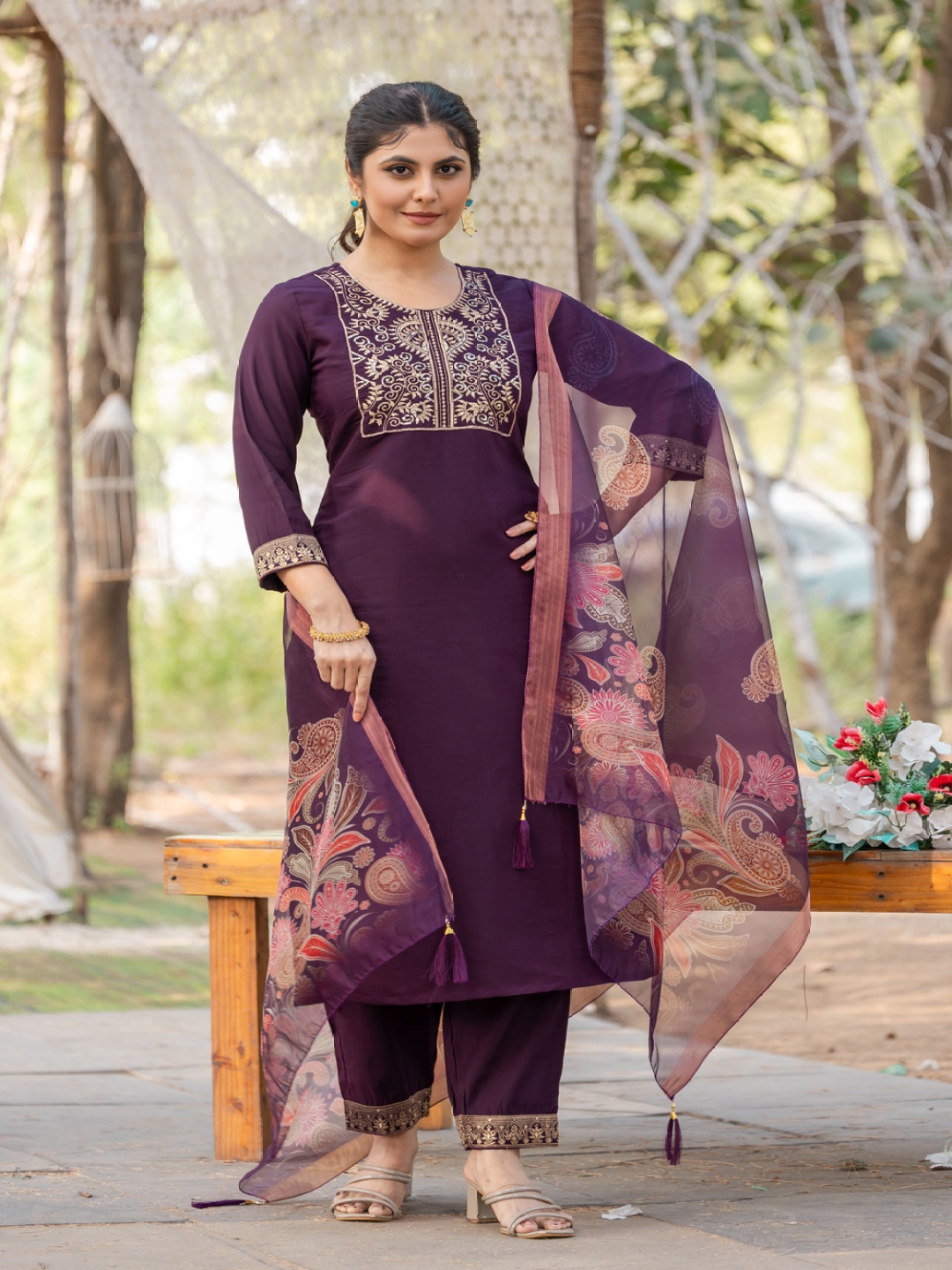 

Divyadham Textiles Women Regular Thread Work Kurti with Pyjamas & With Dupatta, Purple