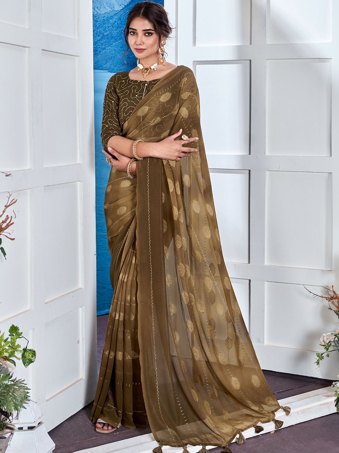 

DIVASTRI Ethnic Motifs Printed Saree, Brown