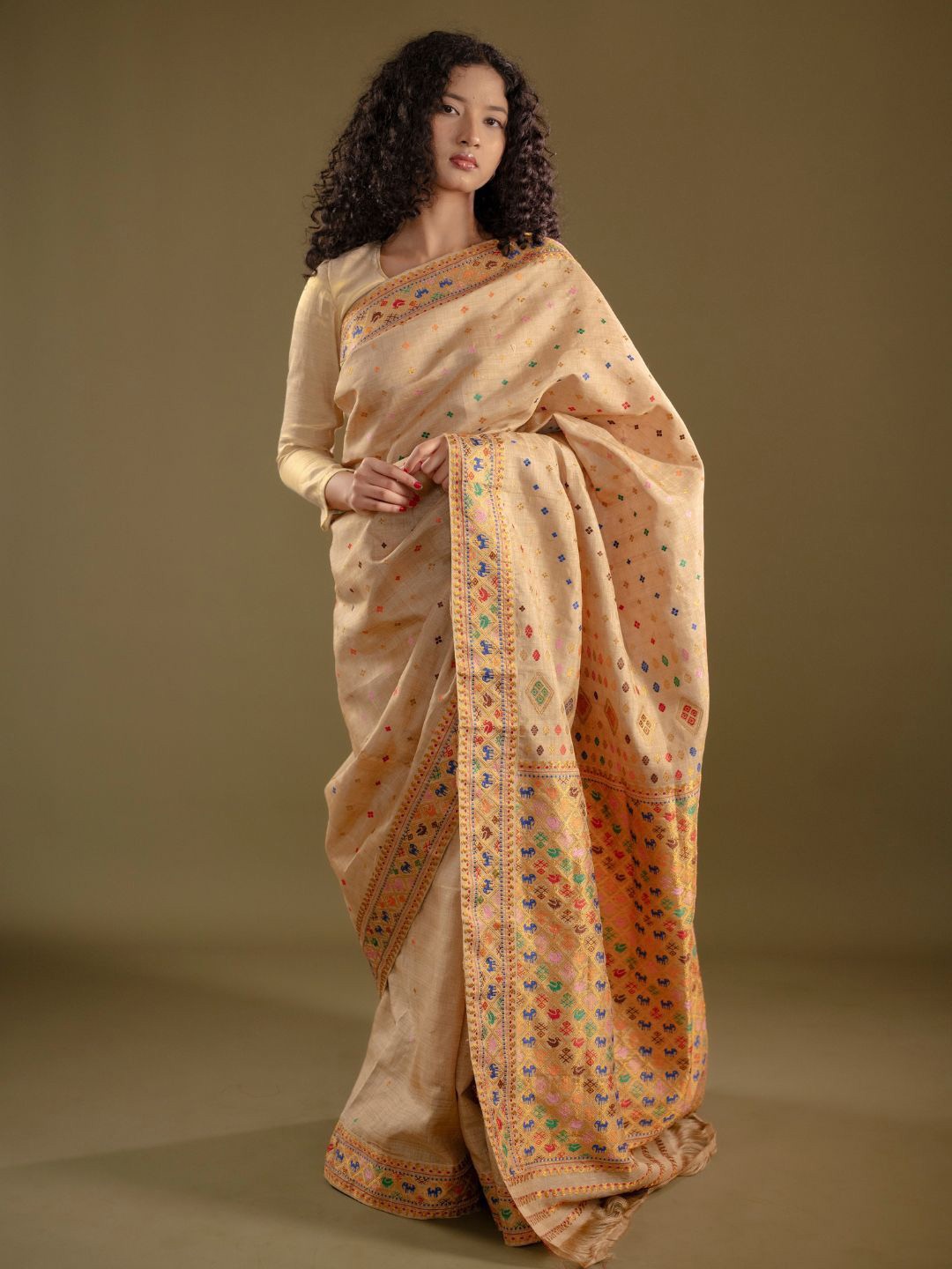 

Mayuri Silk Ethnic Motifs Pure Silk Saree, Beige