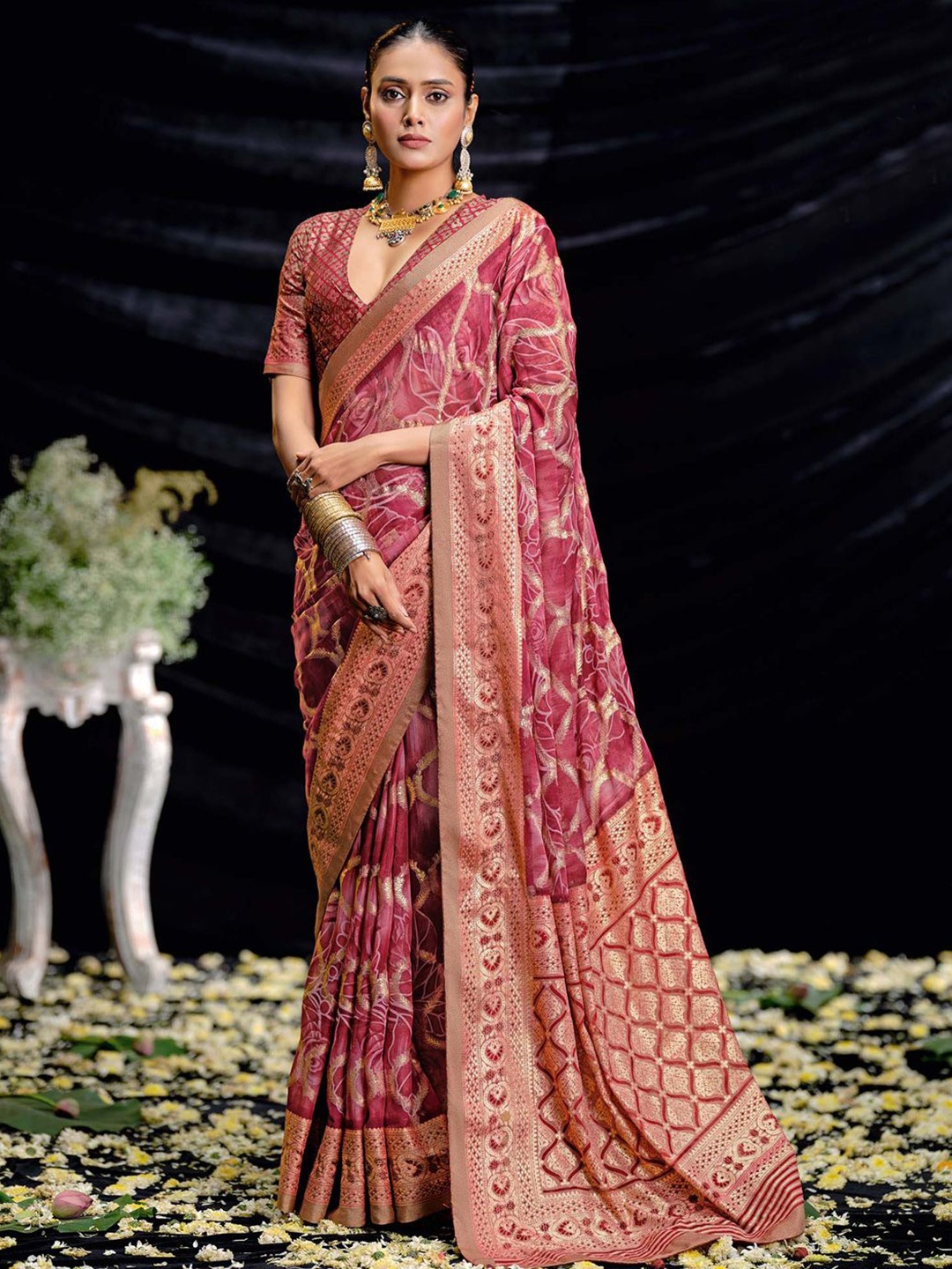 

Saree mall Ethnic Motifs Zari Brasso Sarees, Magenta